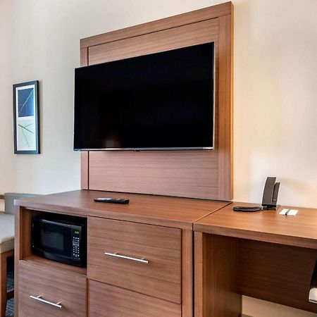 Comfort Suites Grandview - Kansas City Bagian luar foto