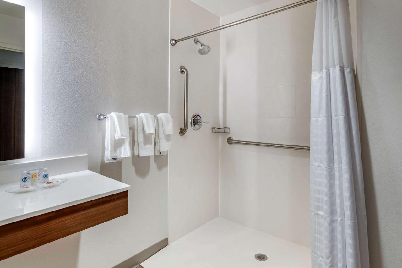 Comfort Suites Grandview - Kansas City Bagian luar foto