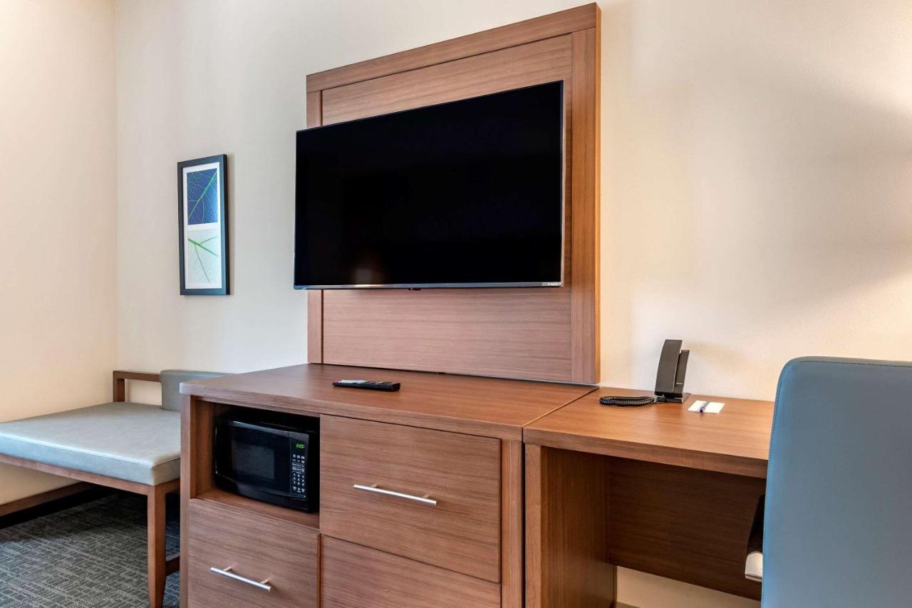 Comfort Suites Grandview - Kansas City Bagian luar foto