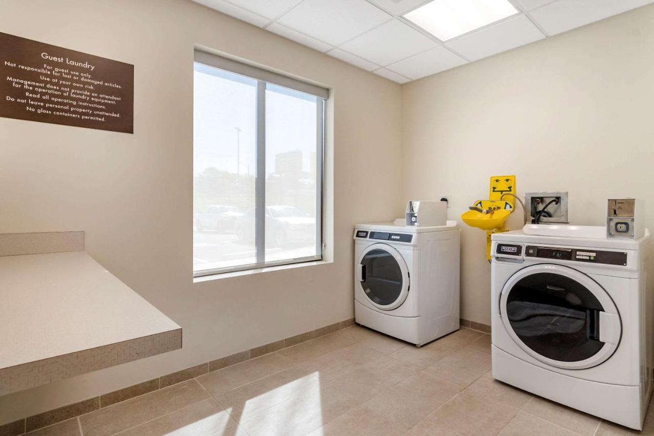 Comfort Suites Grandview - Kansas City Bagian luar foto