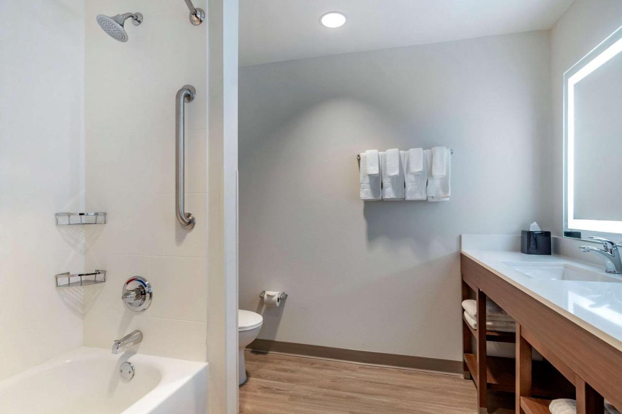 Comfort Suites Grandview - Kansas City Bagian luar foto